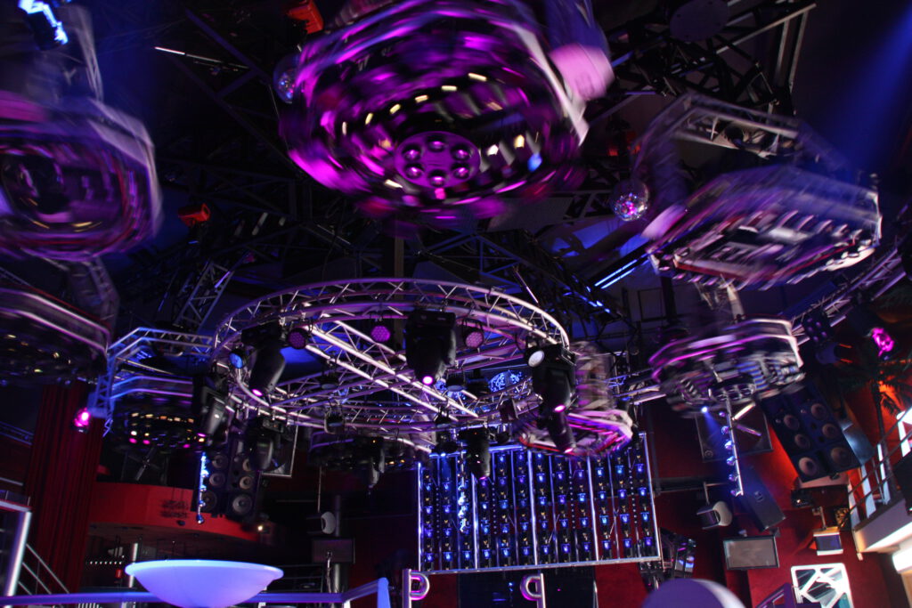 Kokorico: The Legendary Nightclub with Unmatched Light Shows in Zomergem