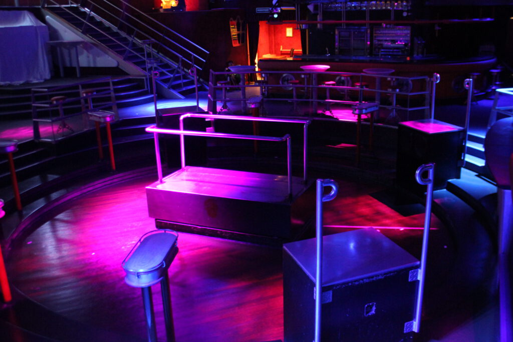 Kokorico: The Legendary Nightclub with Unmatched Light Shows in Zomergem