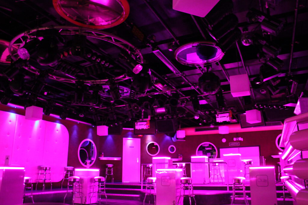 Kokorico: Nightclub with Unmatched Light Shows in Zomergem